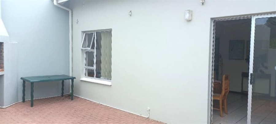 2 Bedroom Property for Sale in Stilbaai Wes Western Cape